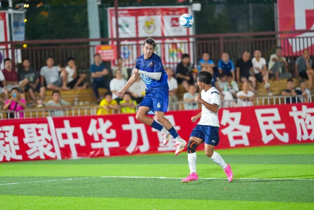 足球赛场上精彩纷呈,精彩的对决是什么 足球赛场上精彩纷呈,精彩的对决是什么